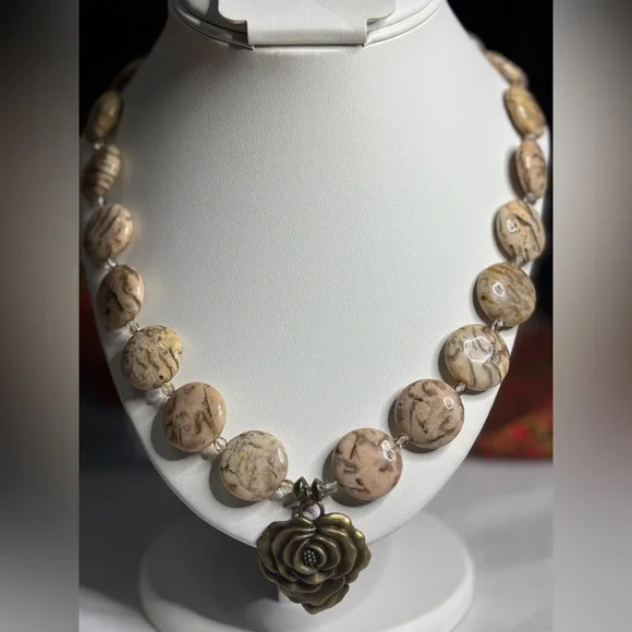 Handmade genuine luxury Jasper necklace with bronze flower pendant 20 inches - Picture 6 of 6